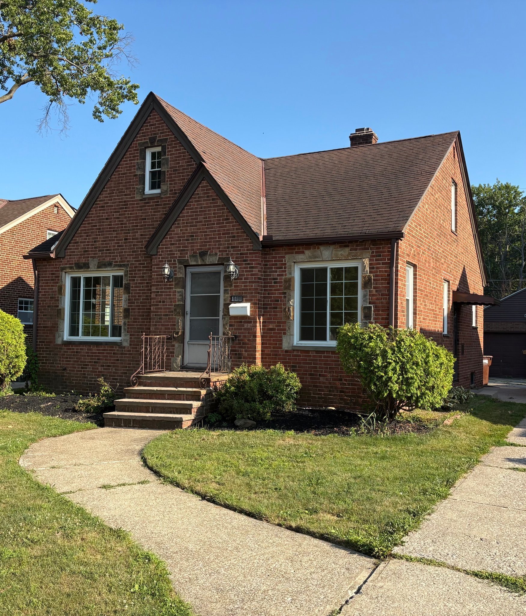 1211 Tuxedo Ave – photo 2