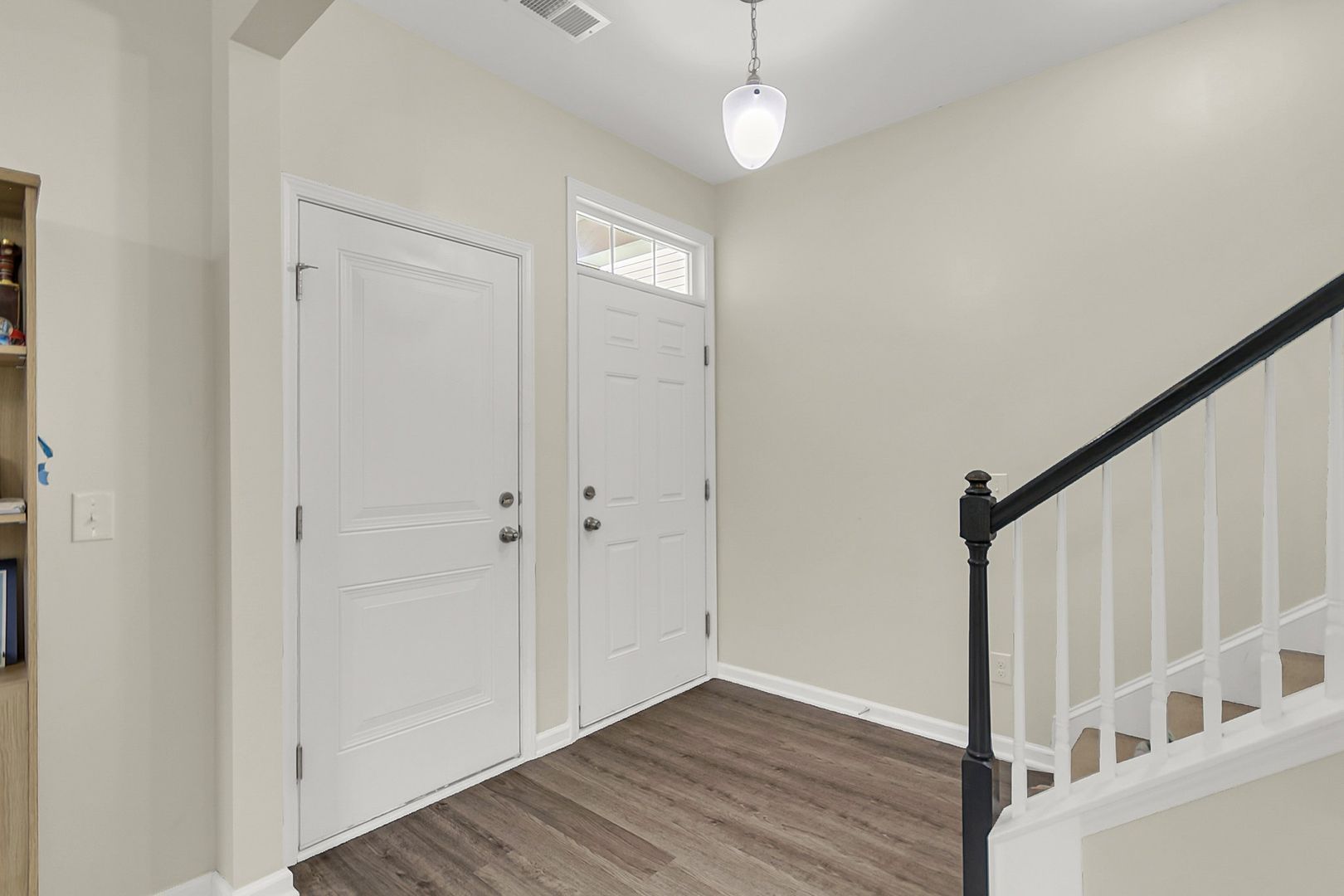 8903 Skipping Rock Ln – photo 3