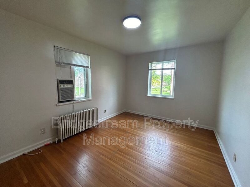 1549 Old Ln Ave unit 1 – photo 4