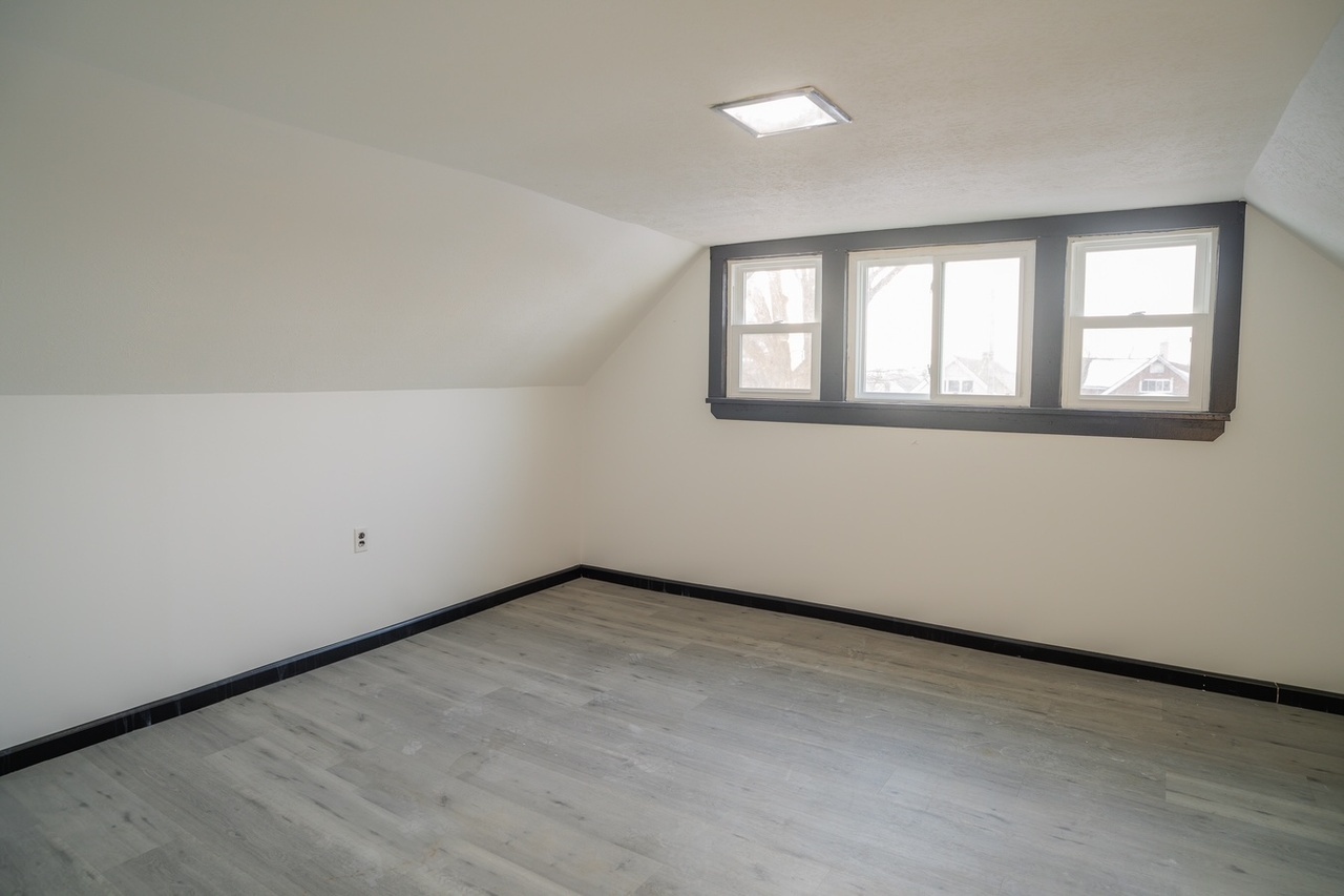 3611 E 147th St – photo 5