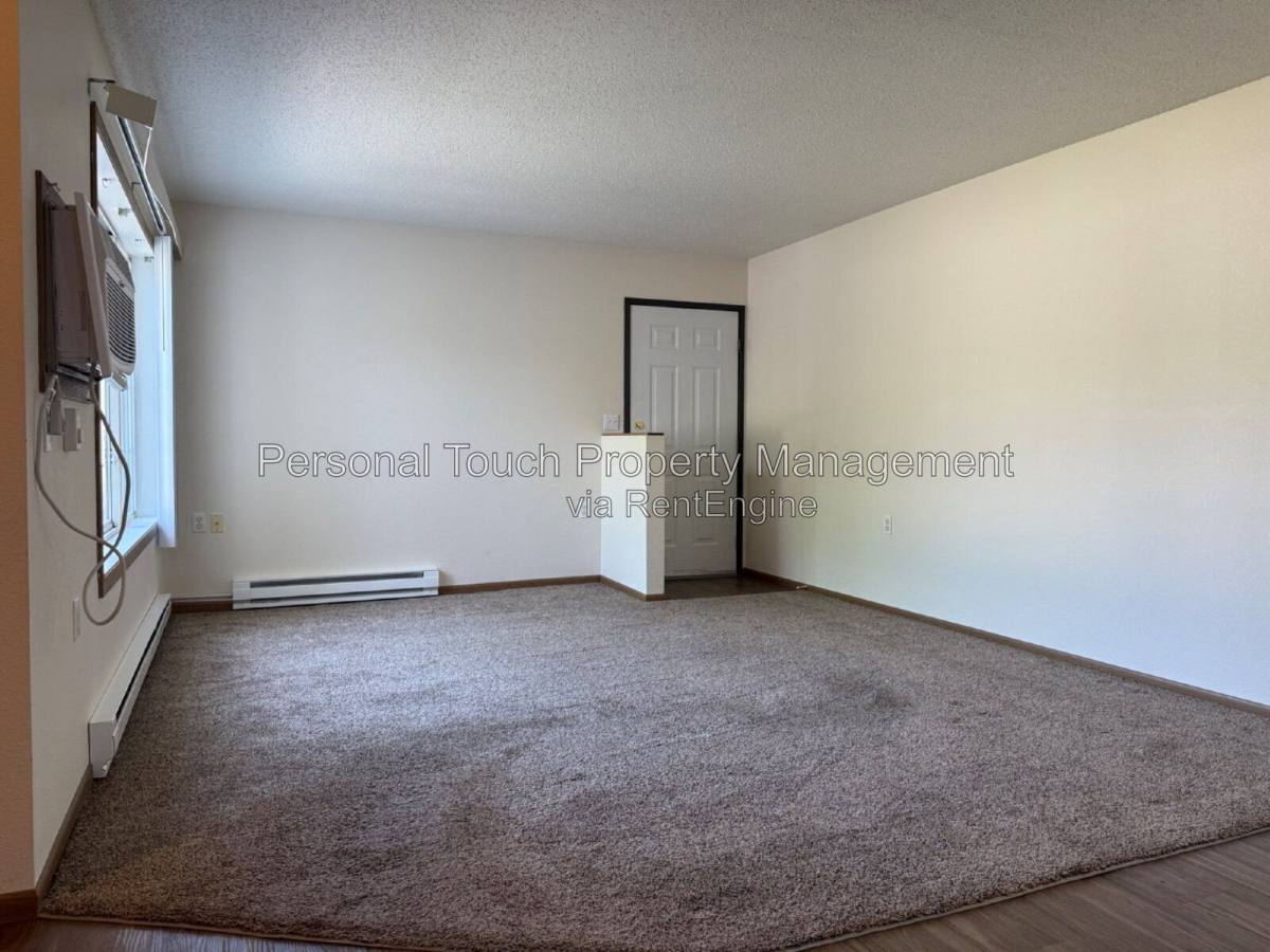 455 22nd St E unit D – photo 2
