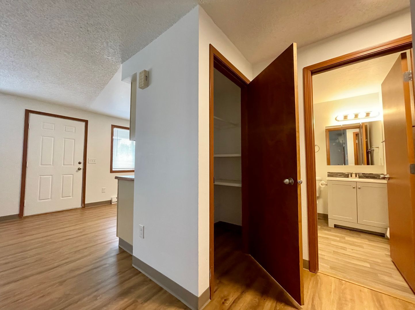 804 E Hartson Ave unit 7 – photo 3