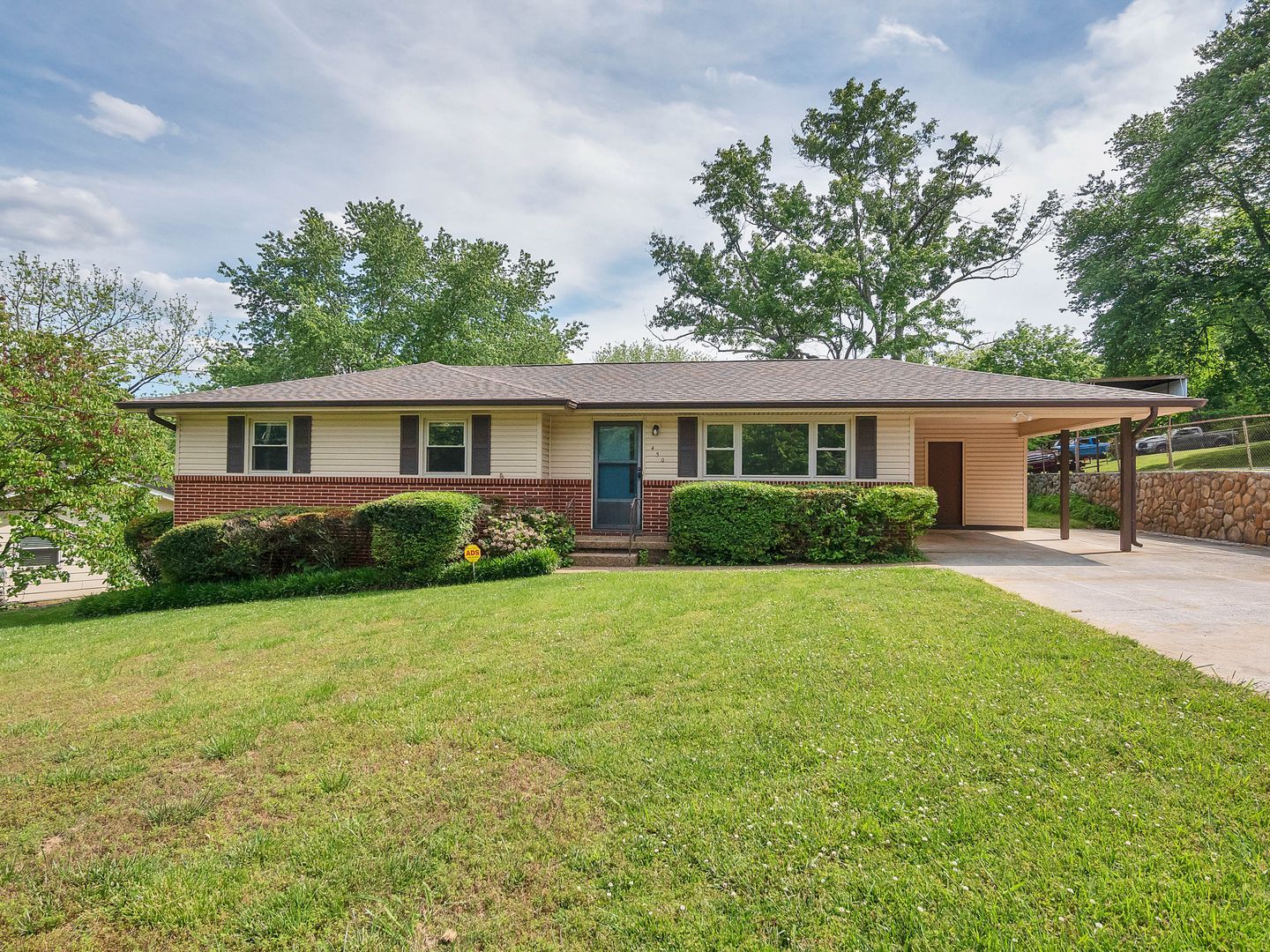 450 Bouton Dr – photo 1