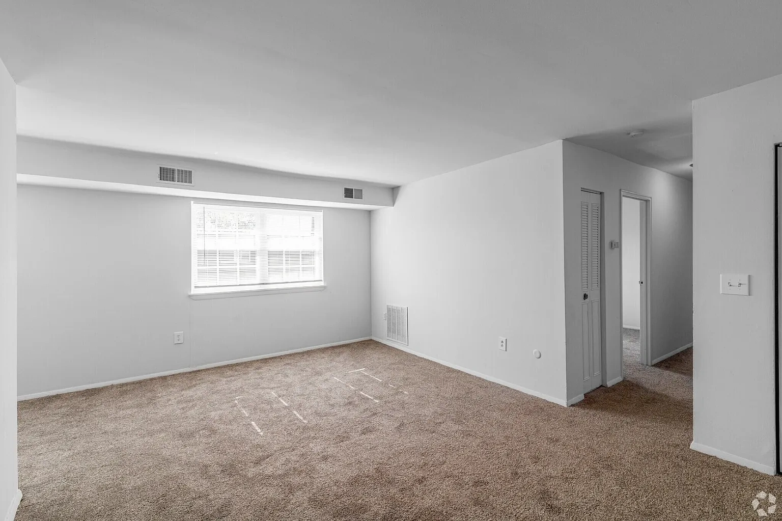 Towne Point Apartments – photo 4