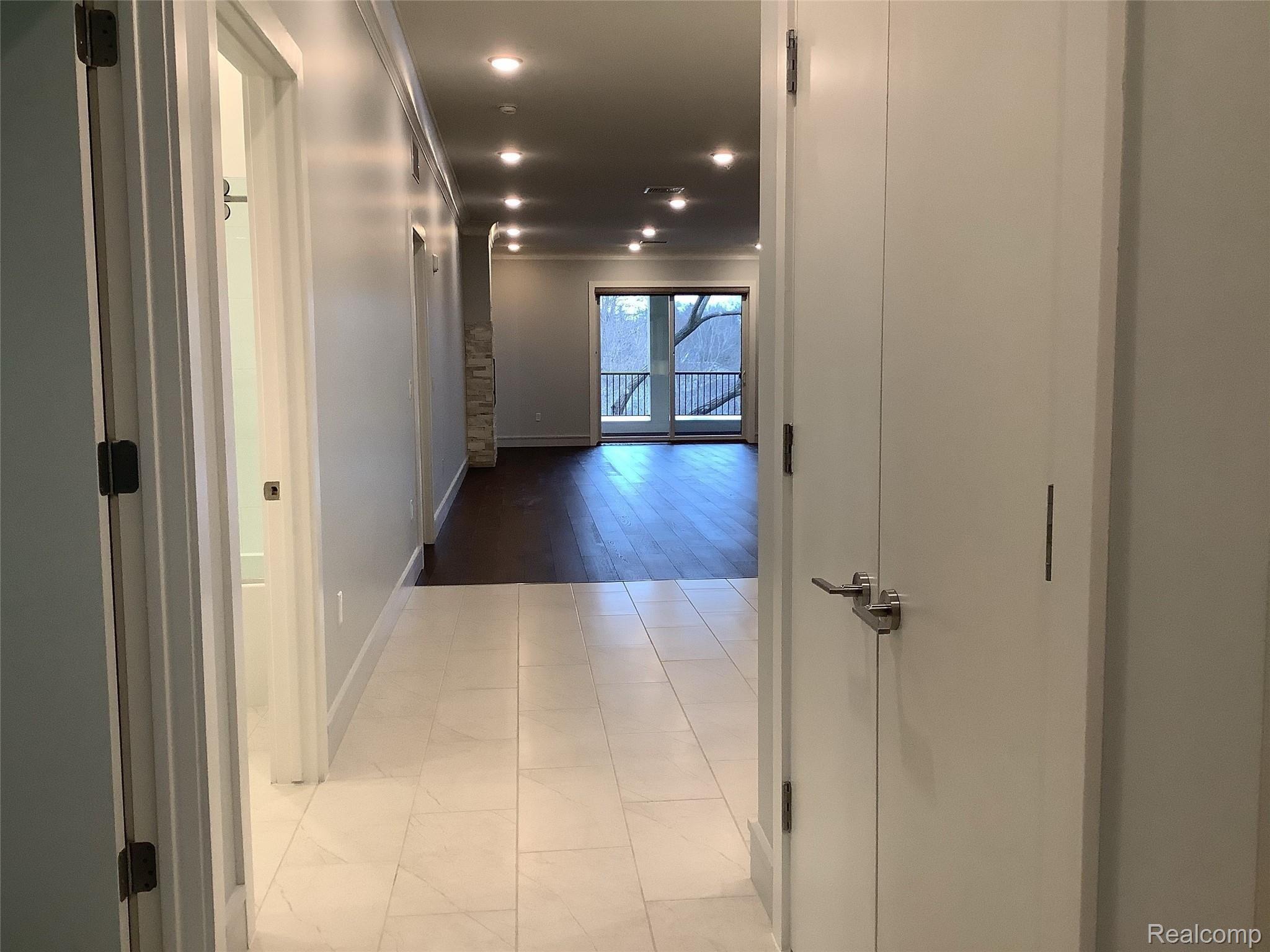 856 N Old Woodward Ave unit 202 – photo 1