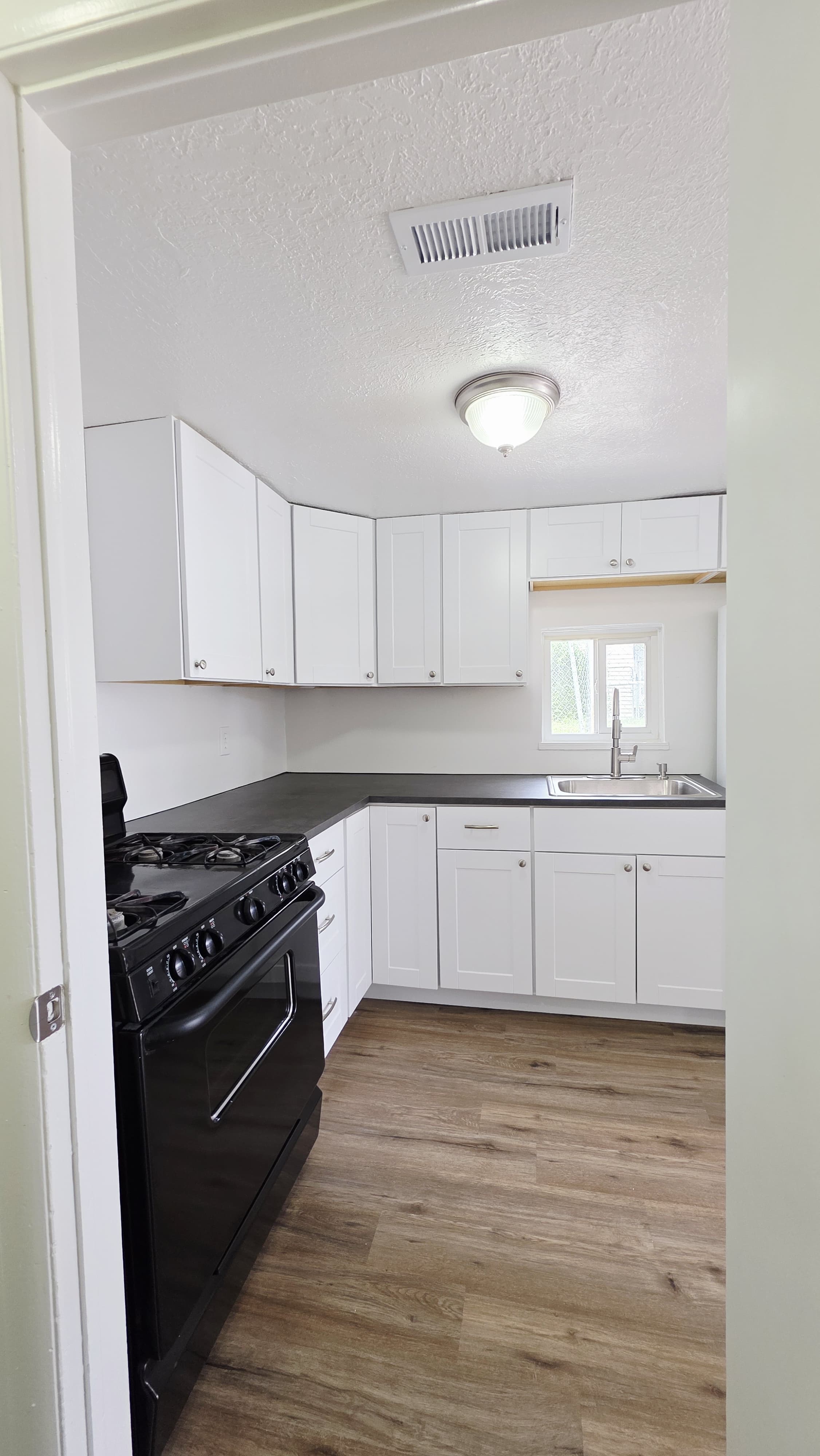 428 Navajo St – photo 5