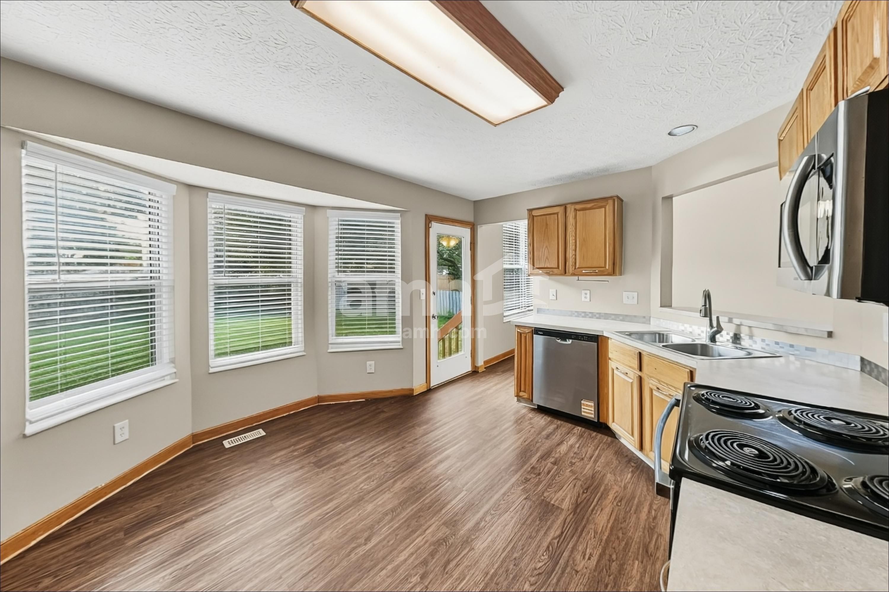 808 Gascony Dr – photo 4