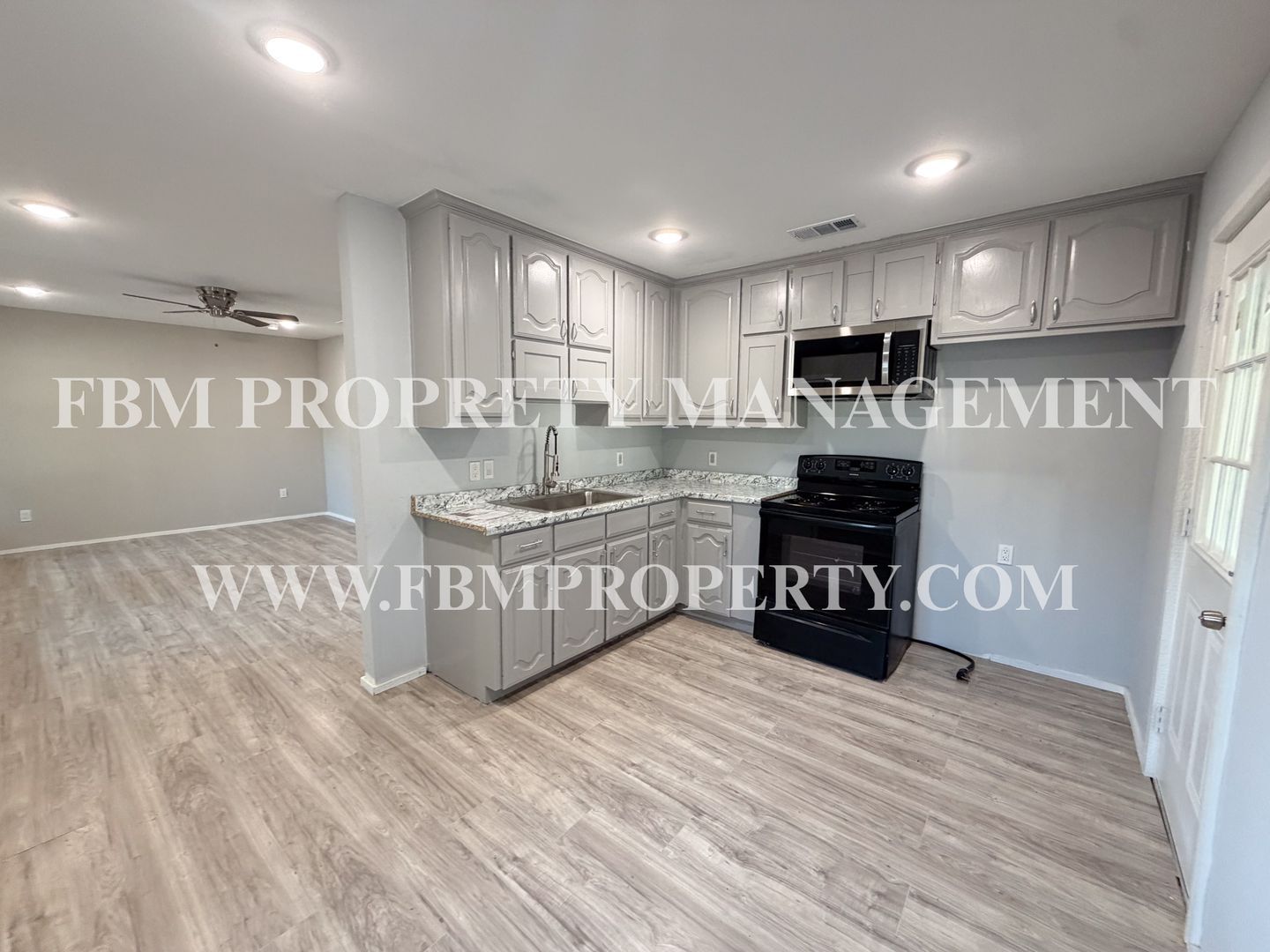 103 E Allyn Ave – photo 4