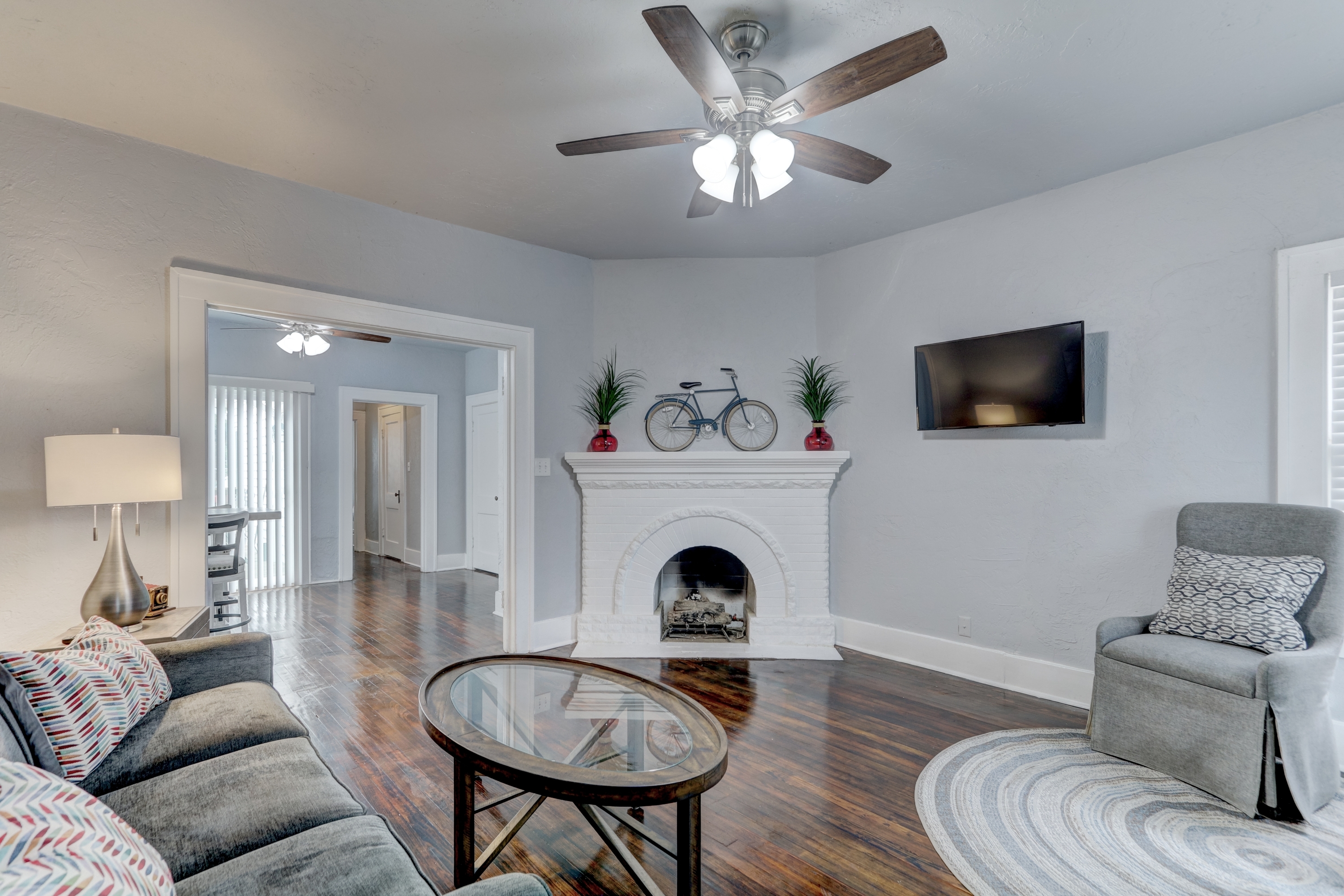 402 E 3rd St unit 1 – photo 5