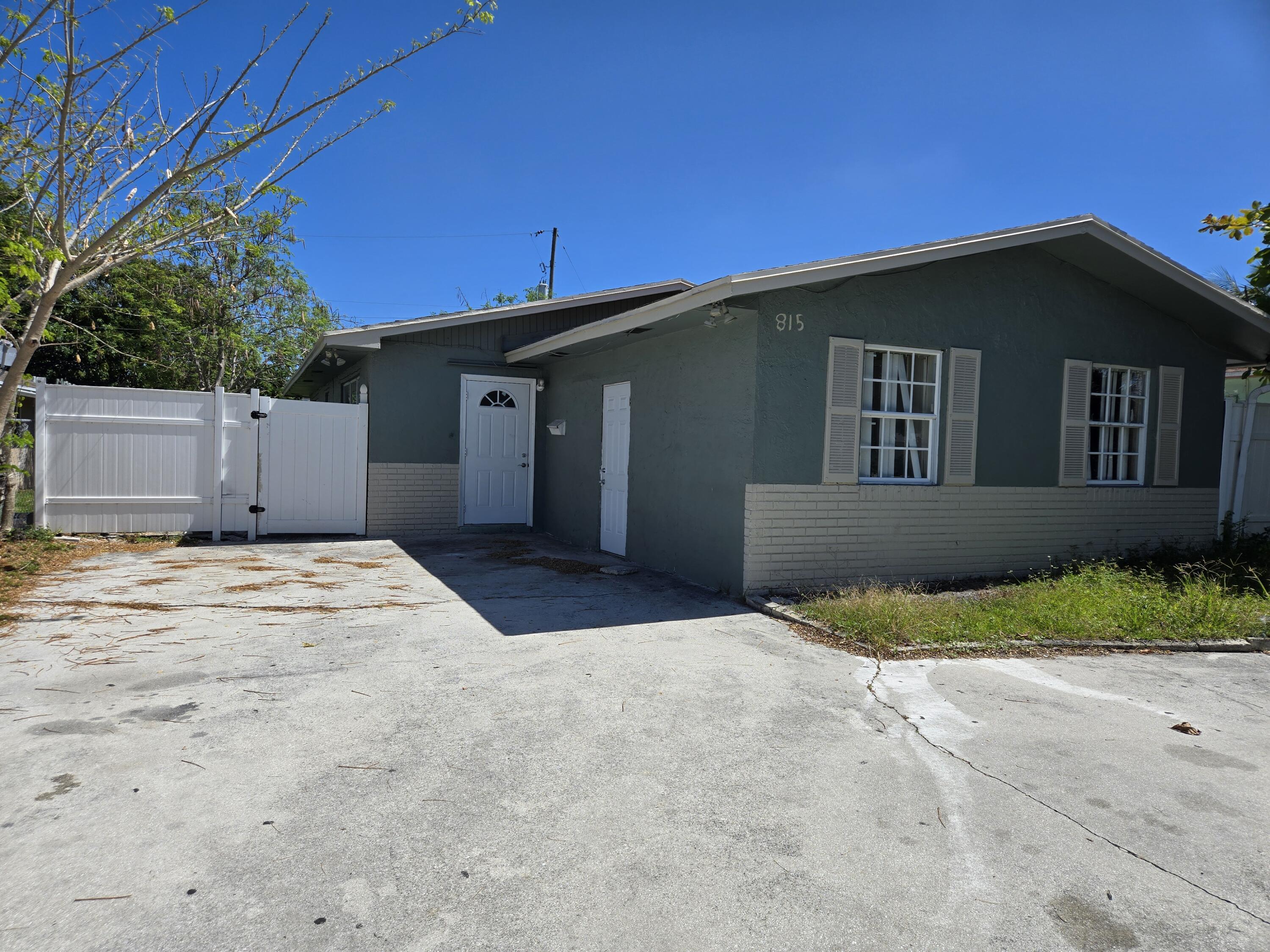815 Silver Beach Rd unit B – photo 1