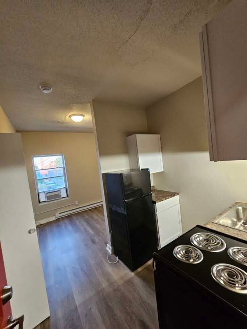 102 E Robinson St unit Unit 203 – photo 2