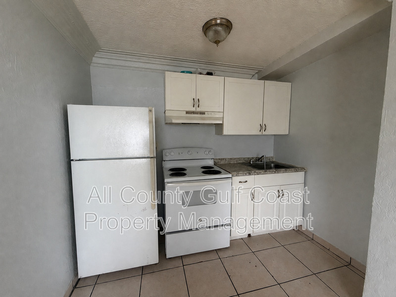 2416 10th St W – photo 3