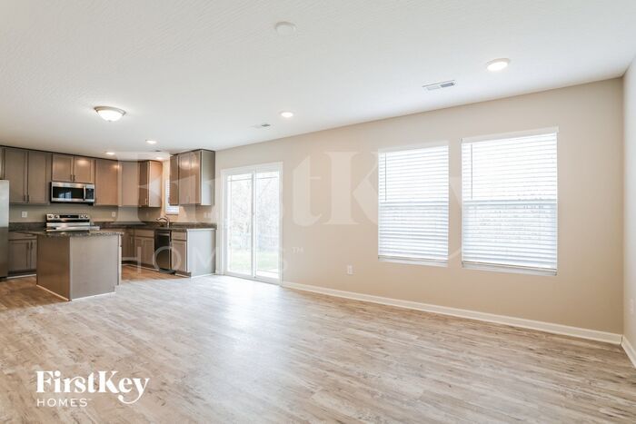 1691 Eastbrook Dr N – photo 3
