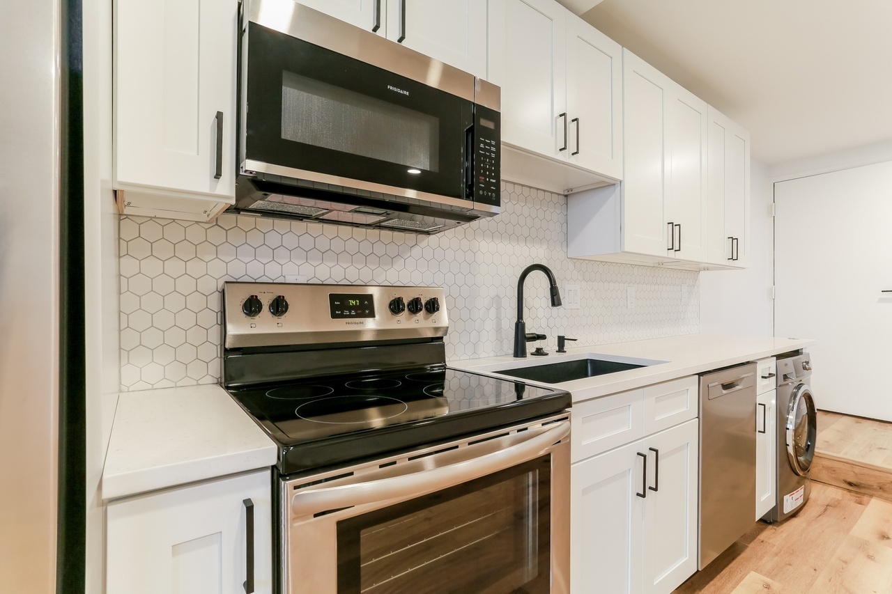 143 Sherman Ave unit 002 – photo 3