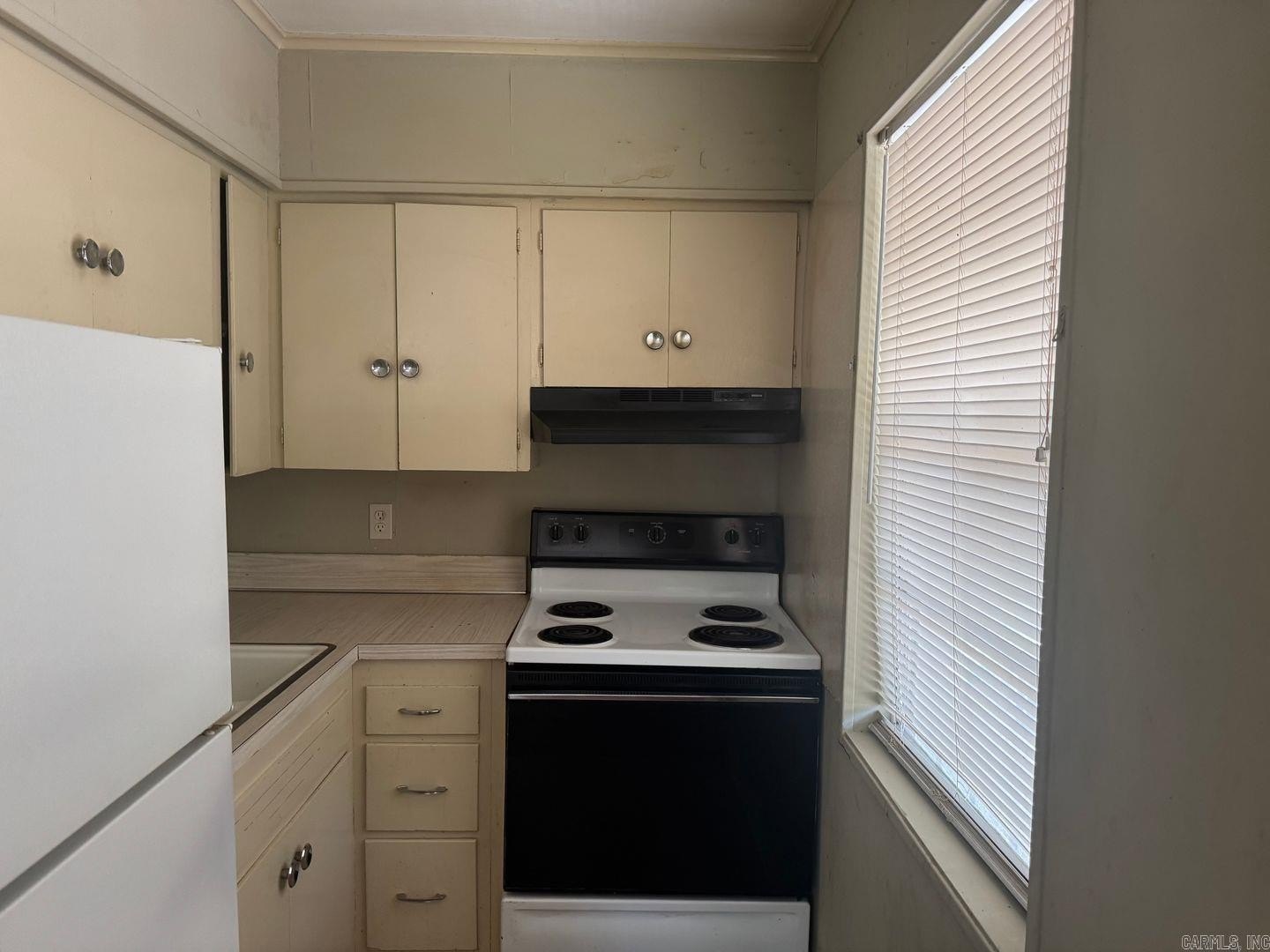 318 E Purdon St – photo 3