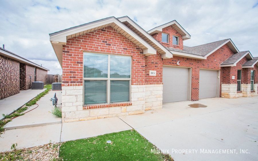 2102 Langford Ave – photo 2