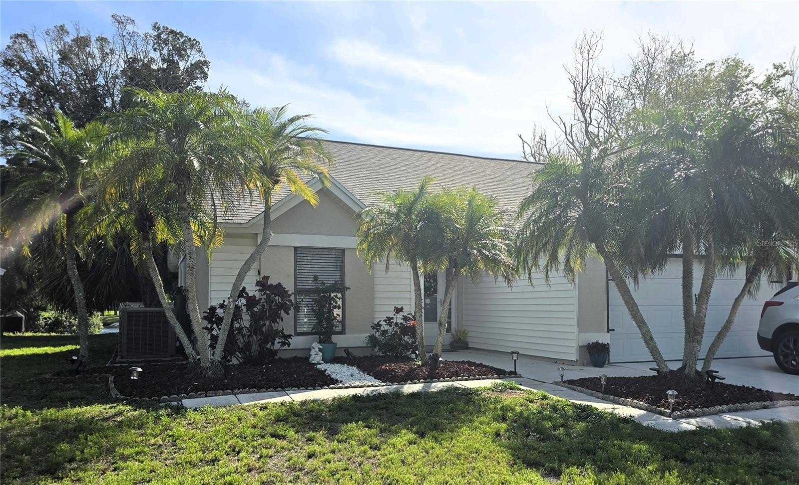 612 49th St E – photo 1