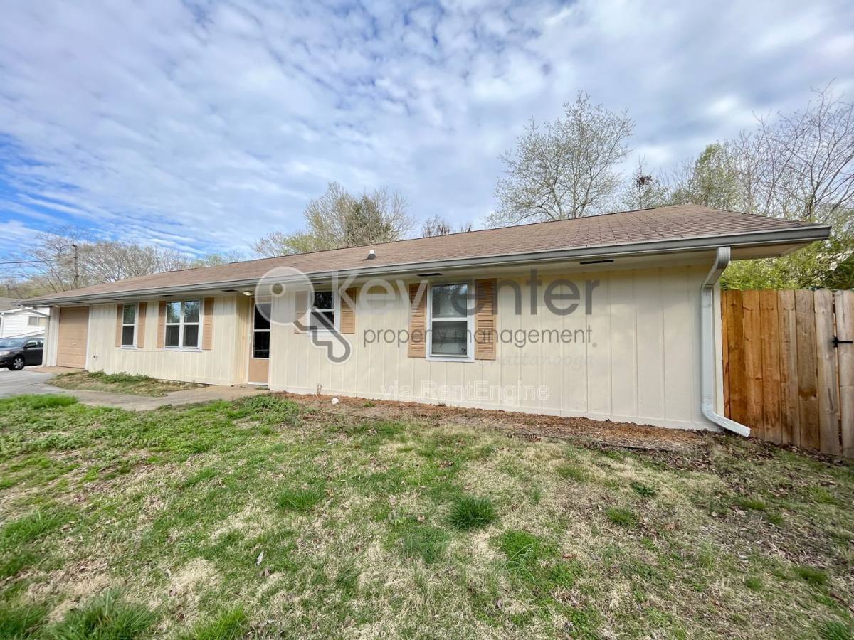 801 Ely Rd – photo 1