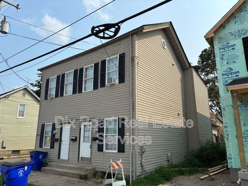 829 Maple Ave unit # 2 – photo 1