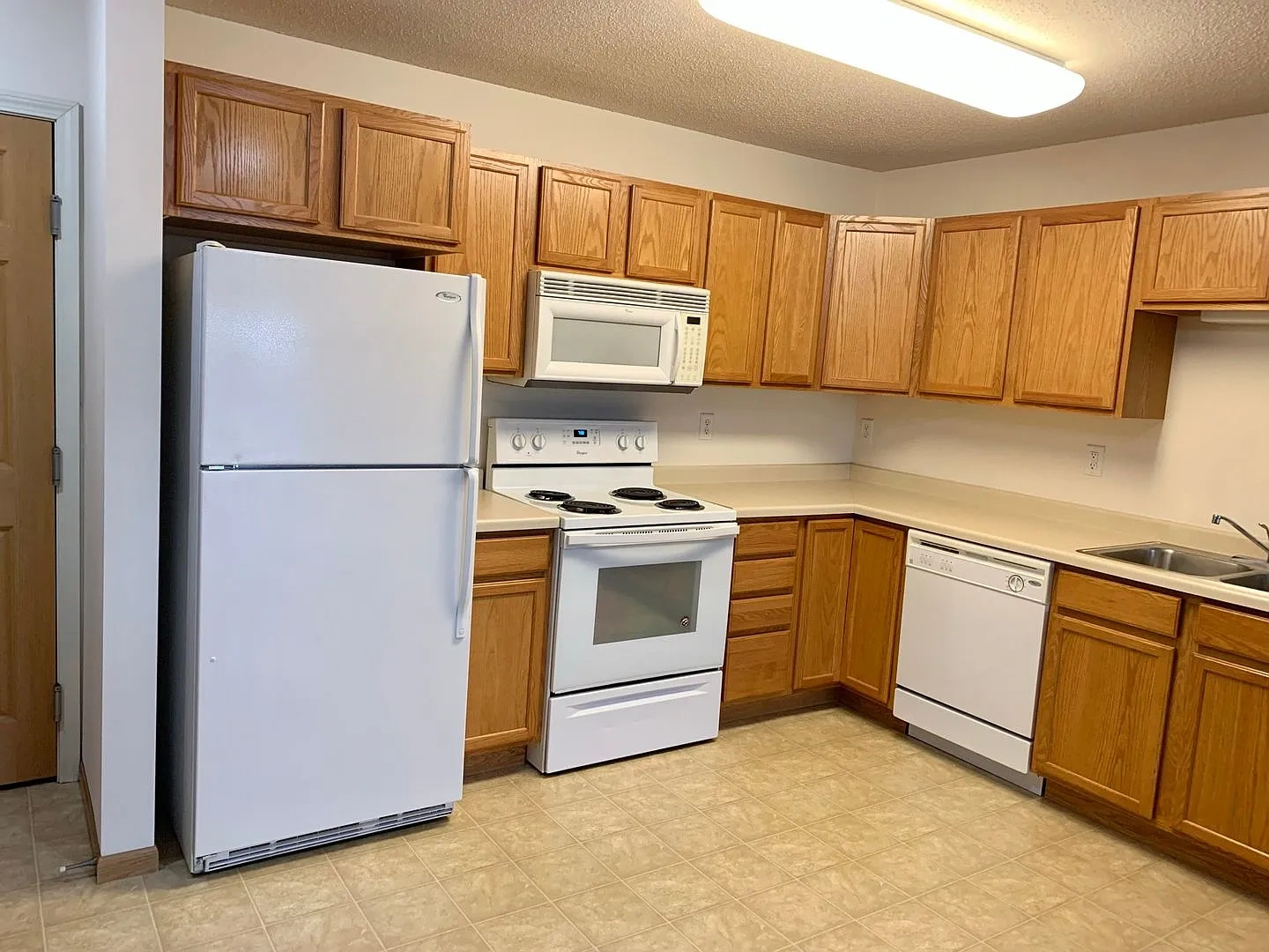 Huntington Pointe III – photo 5