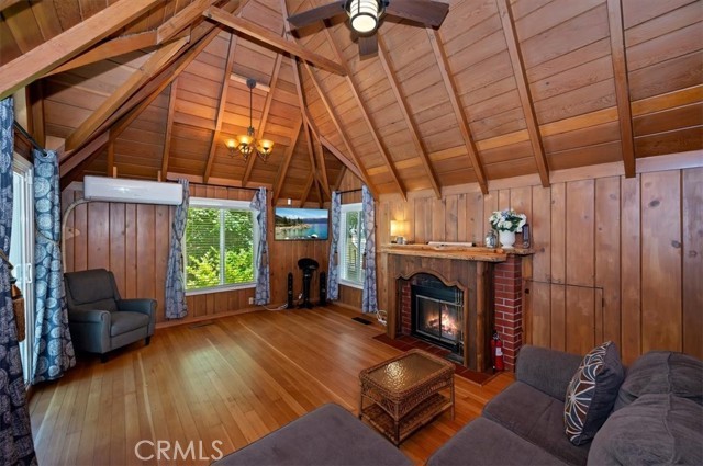 311 Hemlock Dr – photo 3