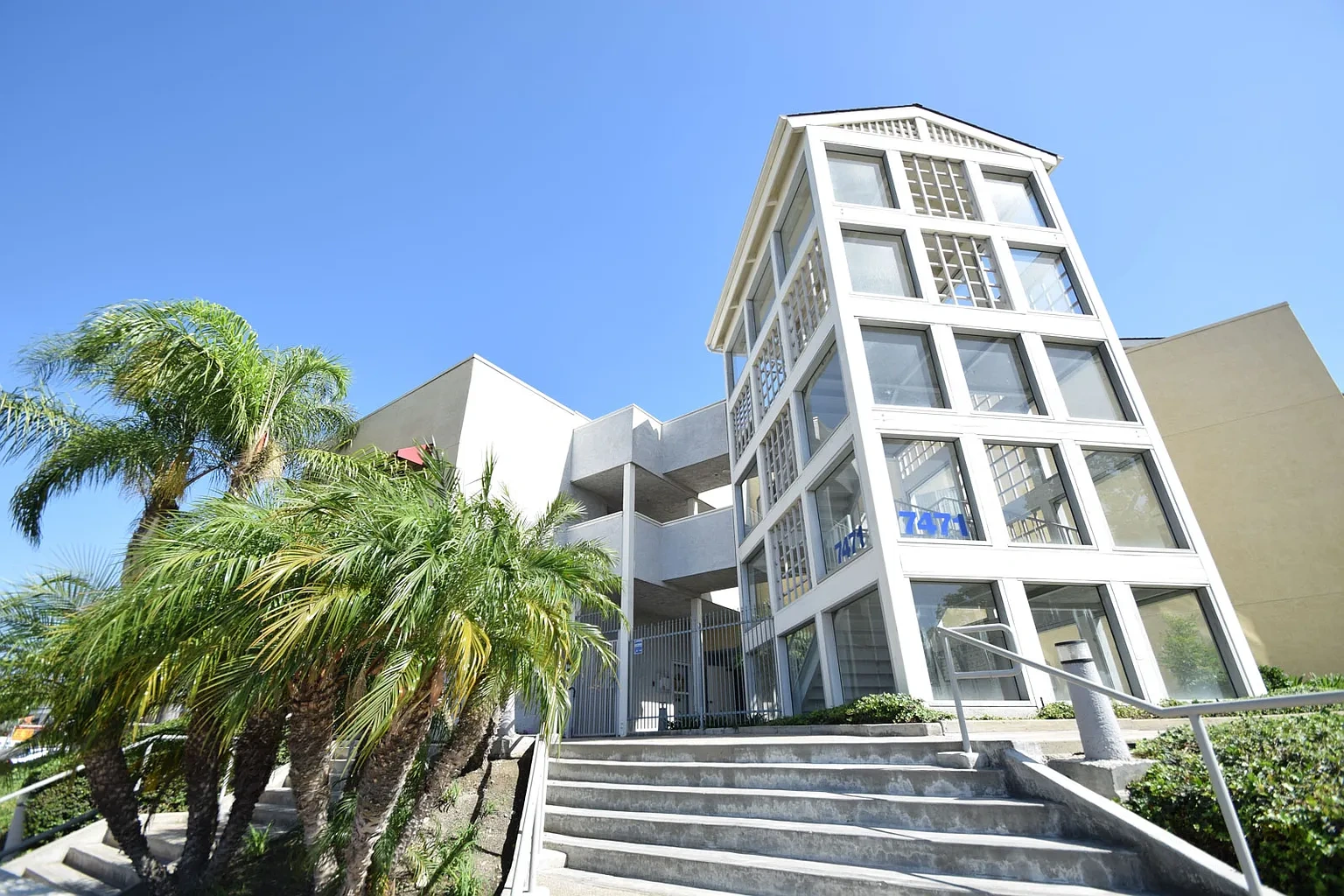 Mesa Point Apartments – photo 4