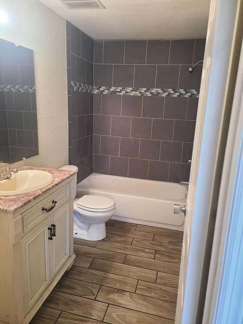 4809 Grand Blvd unit 8 - Grand Professional Center – photo 1