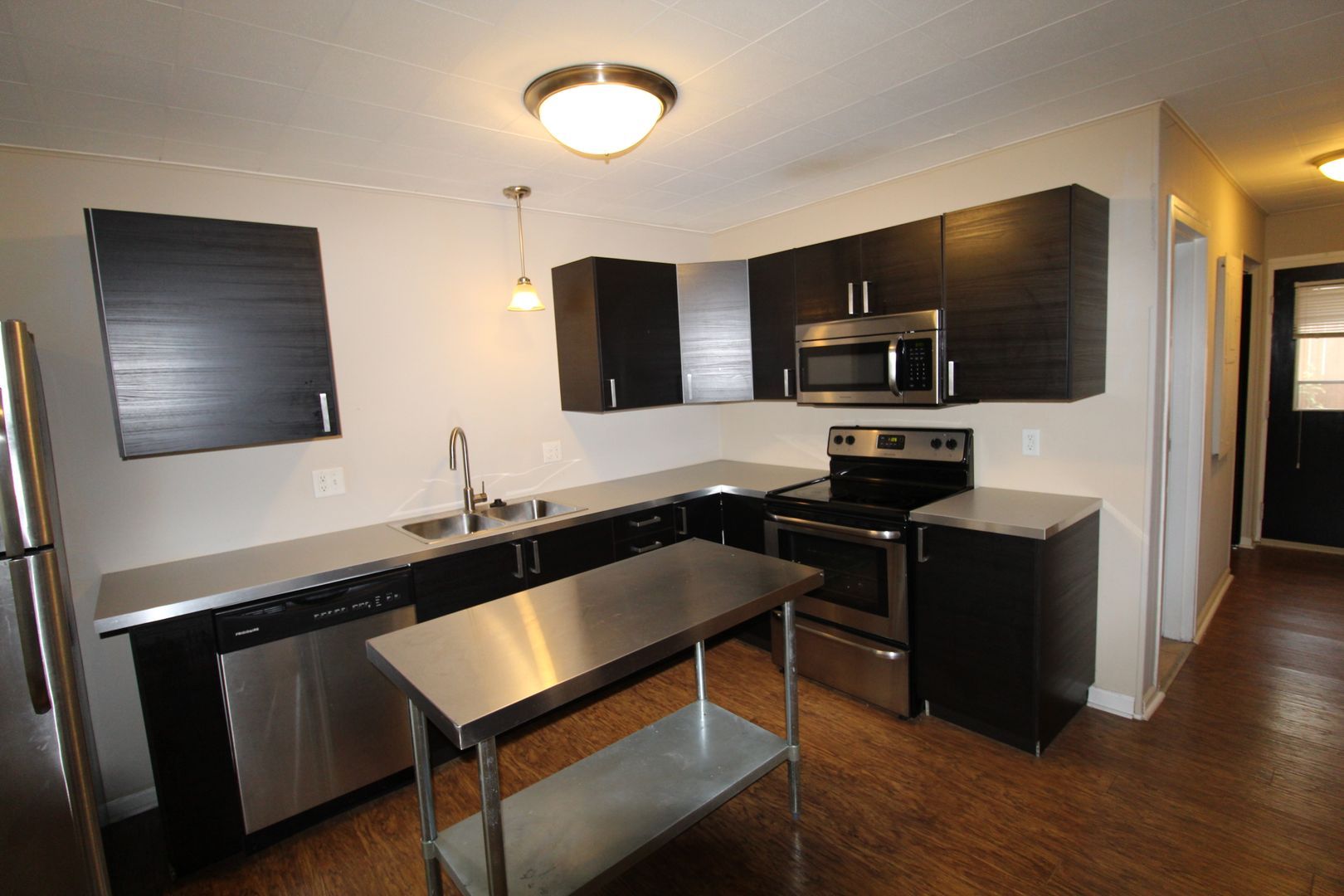 800-814 Northwest Blvd – photo 1