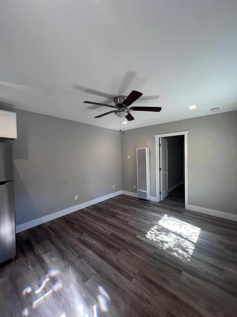 4829 35th St – photo 2