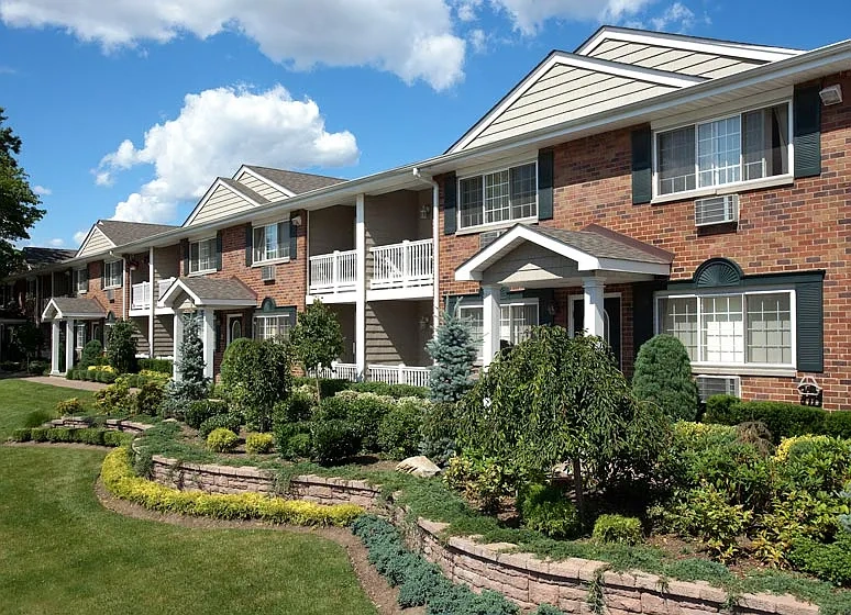 Fairfield Suburbia Gardens – photo 2
