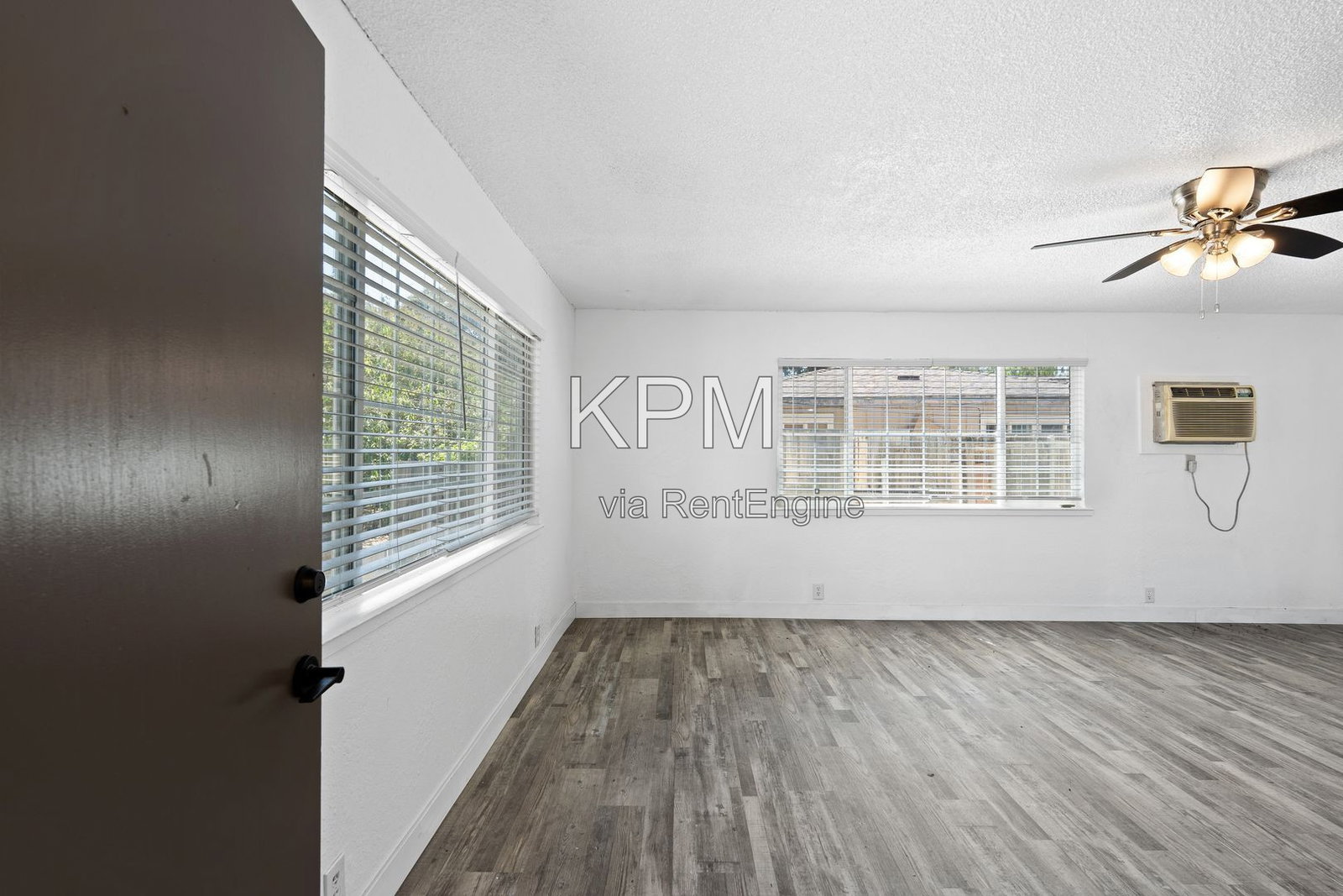 527 N Lillian Ave – photo 4