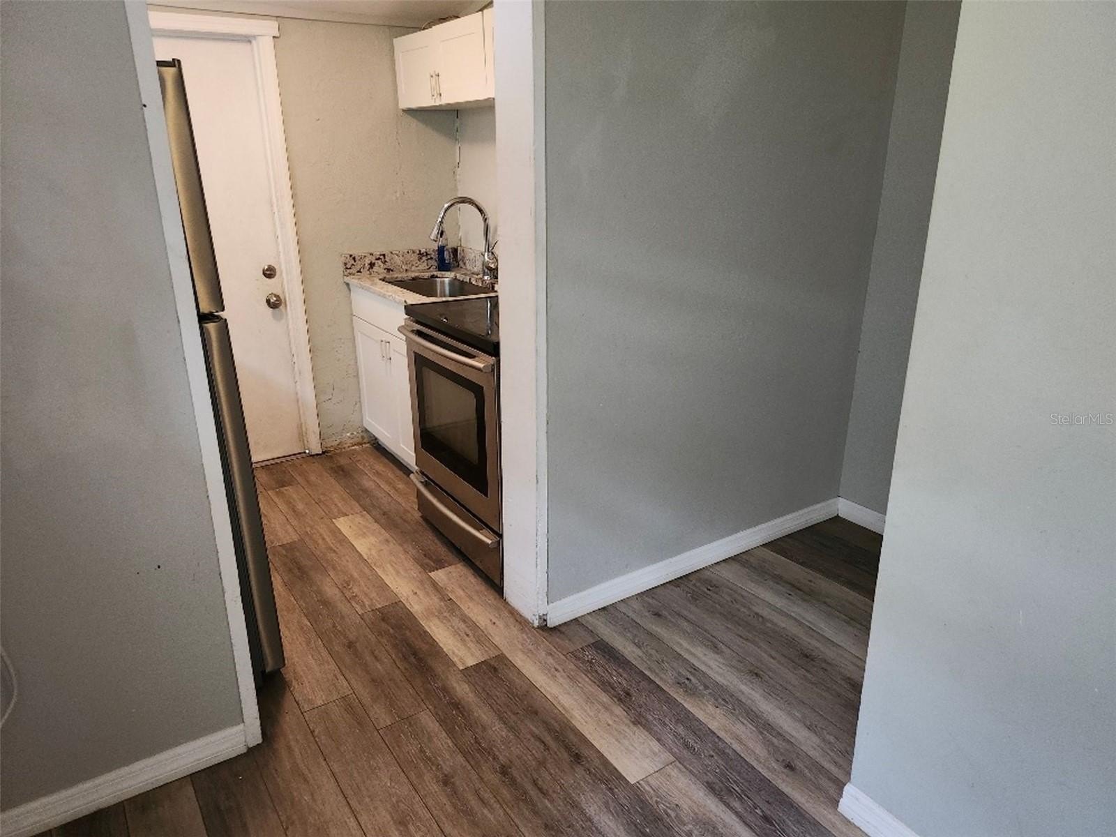 1426 10th St W – photo 2