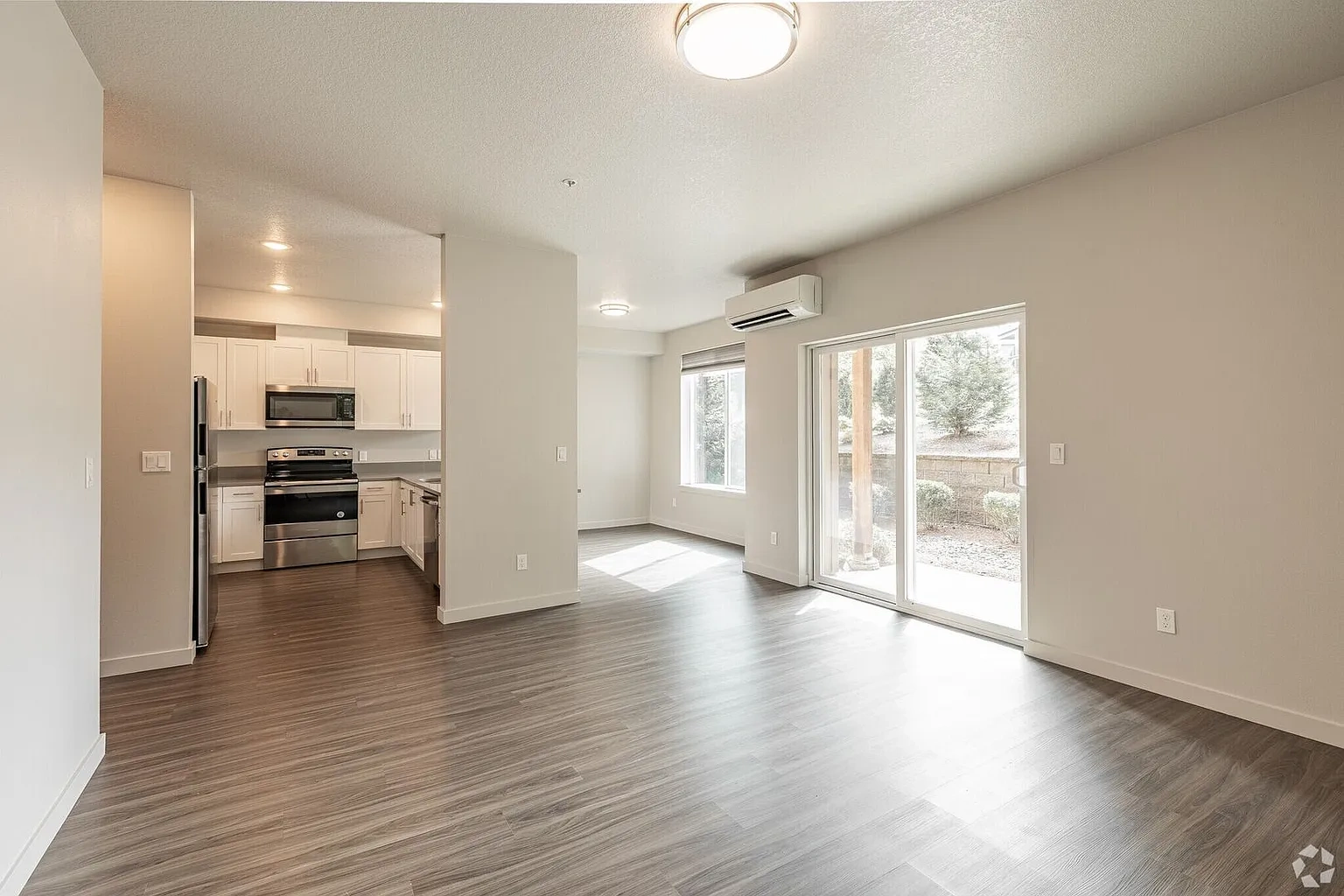 1376-01 Doug Fir Apartments – photo 2