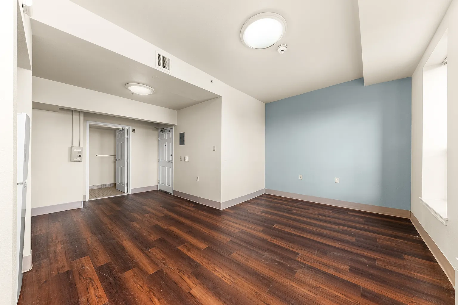 206 Flats – photo 1
