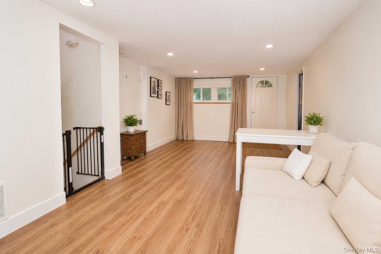 51 Whitman Ave – photo 4