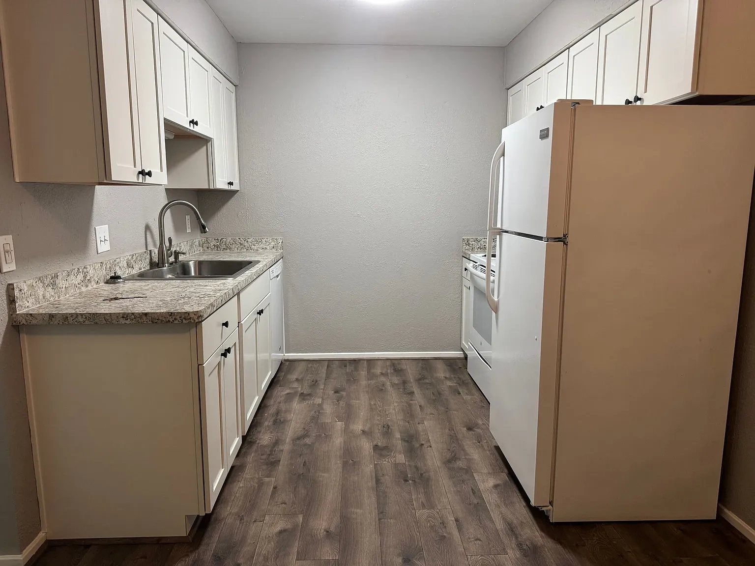 Goodhue Apartments – photo 2