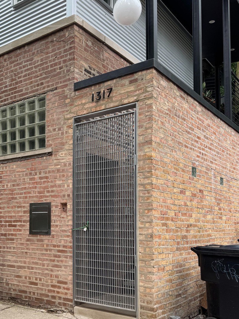 2159 W Evergreen Ave #4 – photo 3
