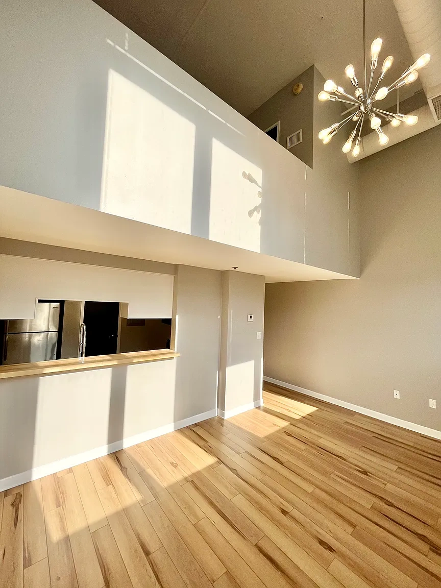 1133 W 9th Street – photo 3