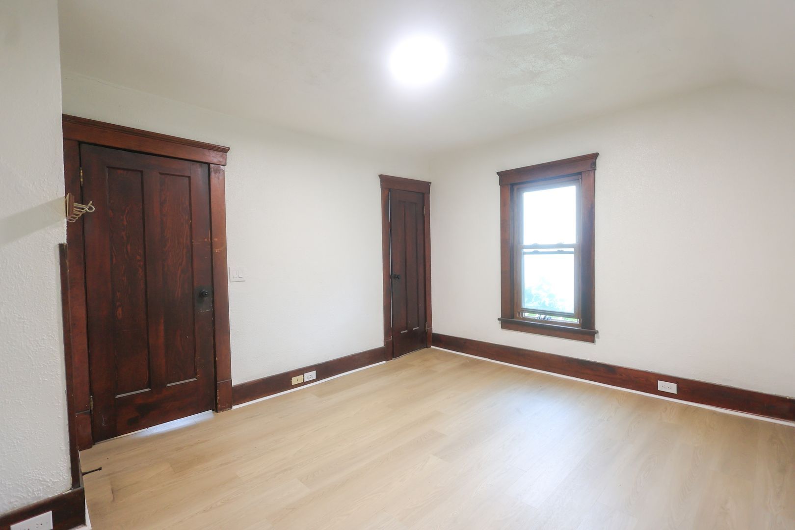 1119 W 11th St – photo 4