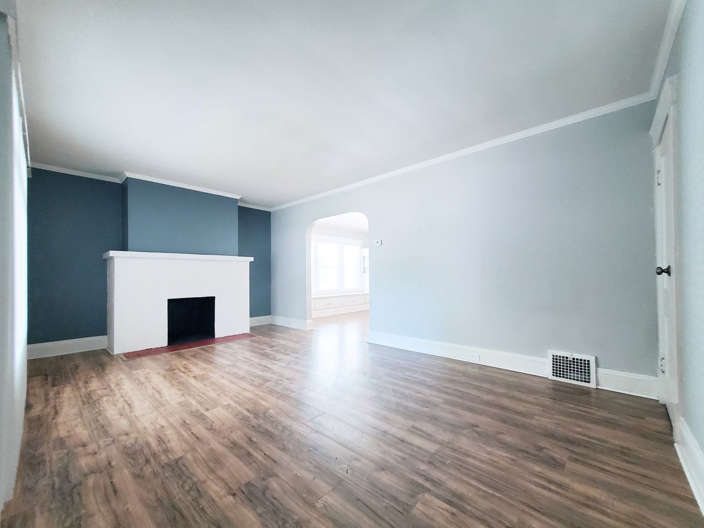 3447 Altamont Ave unit 1st-Floor – photo 2