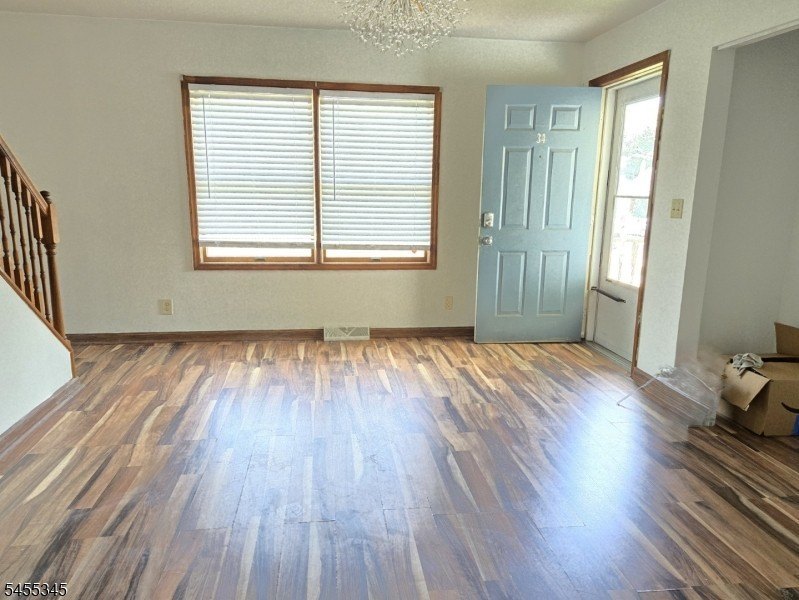 34 Carlton Ave – photo 3