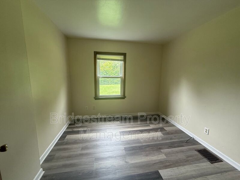 809 Winston Dr – photo 4