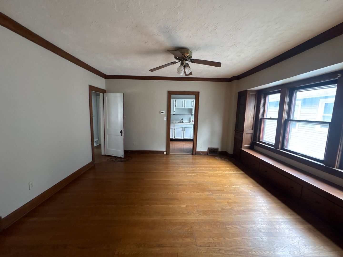 2179 Edgewood Rd unit Unit Up – photo 3