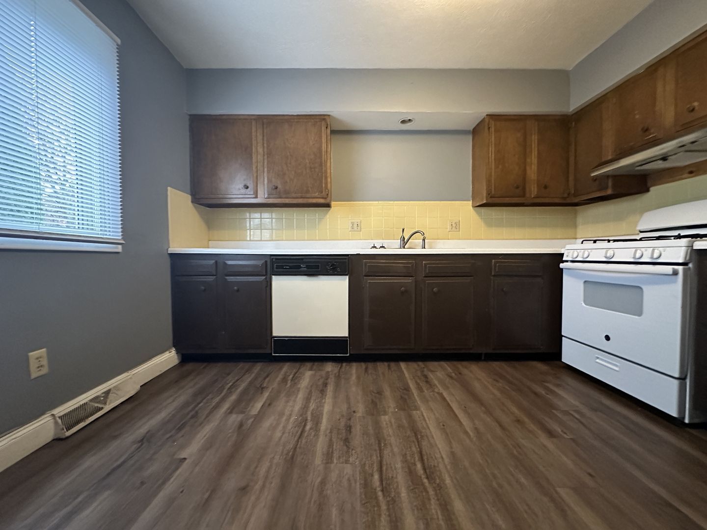 1513 Woods Ave unit 4 – photo 3