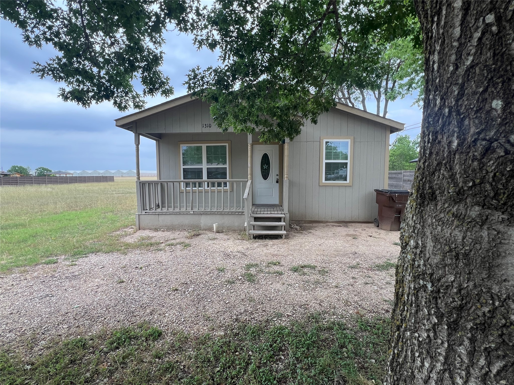 1310 Torres St – photo 2