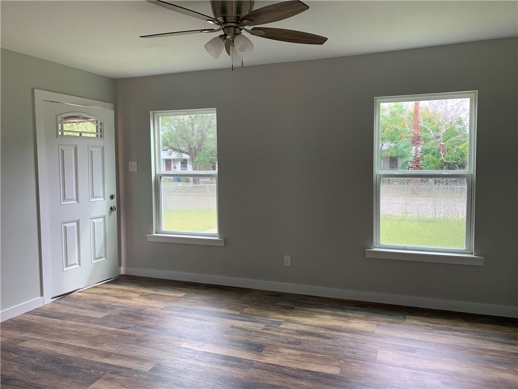 610 Caddo St – photo 3