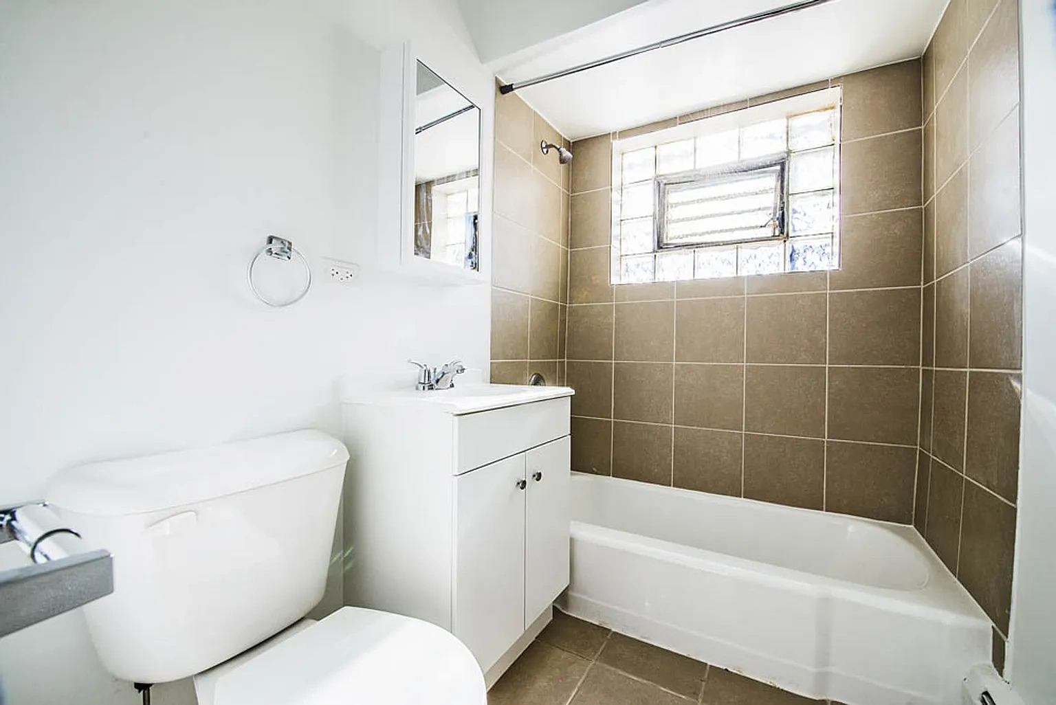 7925 S Phillips – photo 2