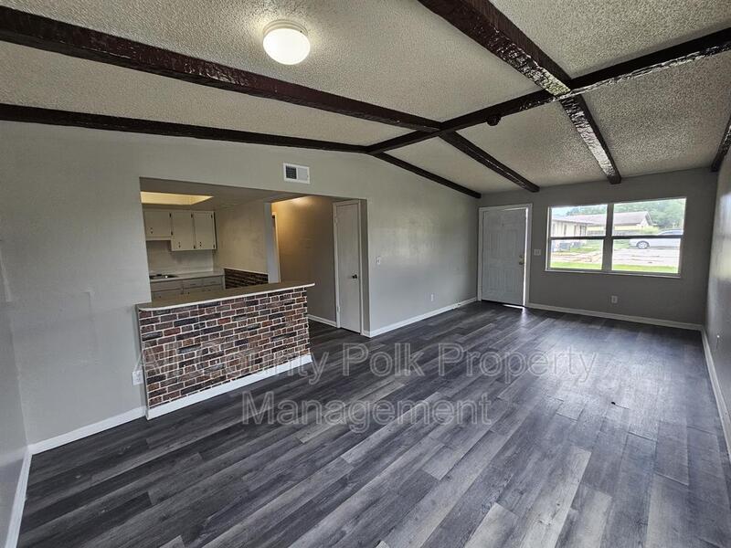 3037 St Paul Dr – photo 3