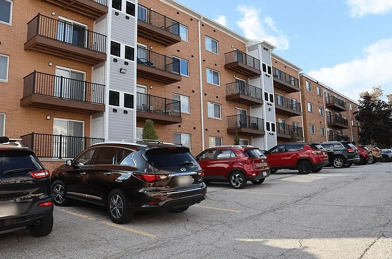 Beechmont Towers – photo 3