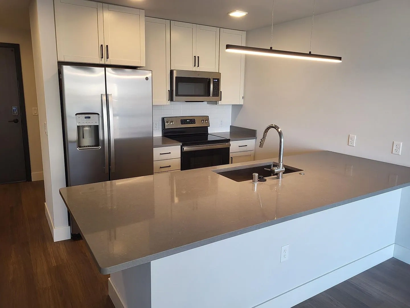 The Adria 179 W. Wilson St. – photo 2